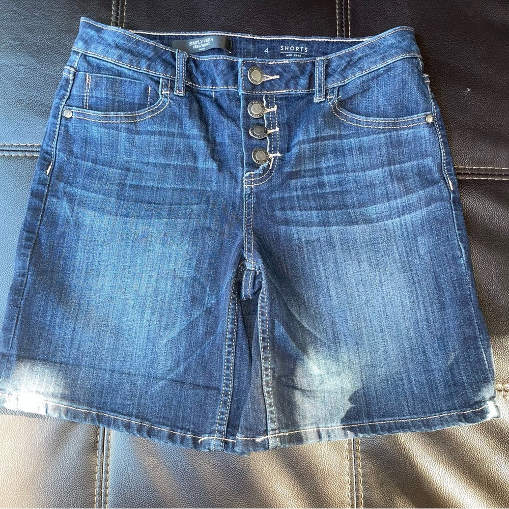 Simply Vera Vera Wang shorts size 4